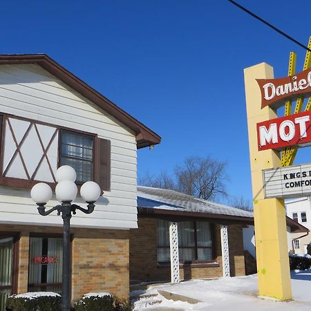 Daniels Motel La Salle Exterior photo