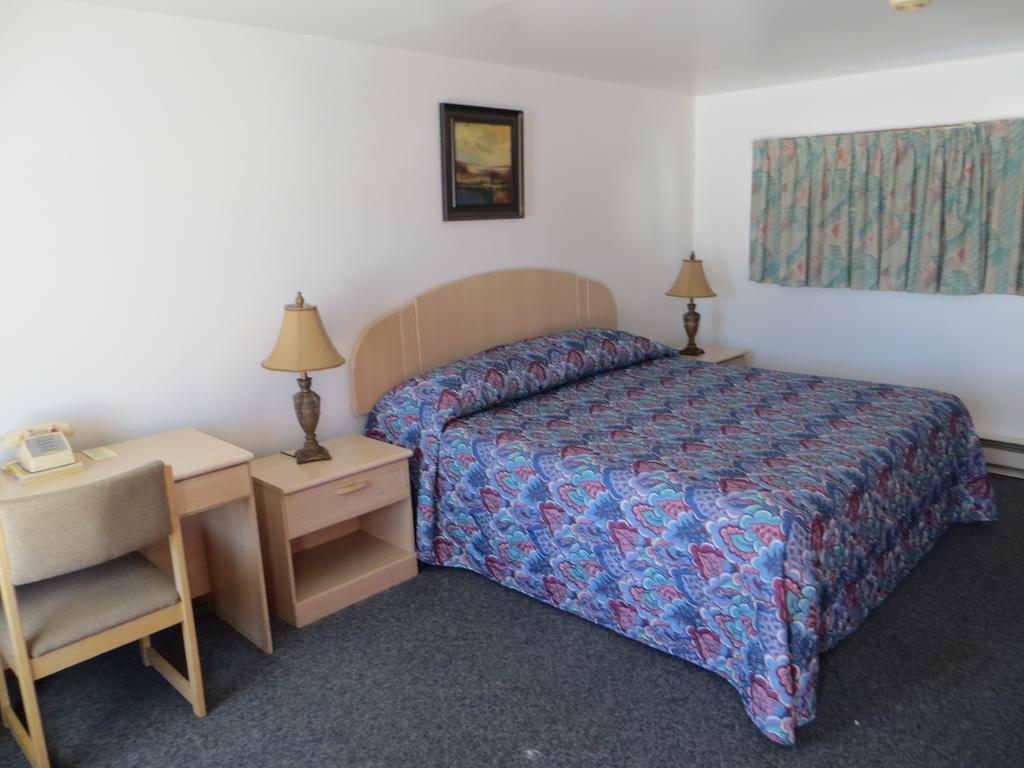 Daniels Motel La Salle Room photo