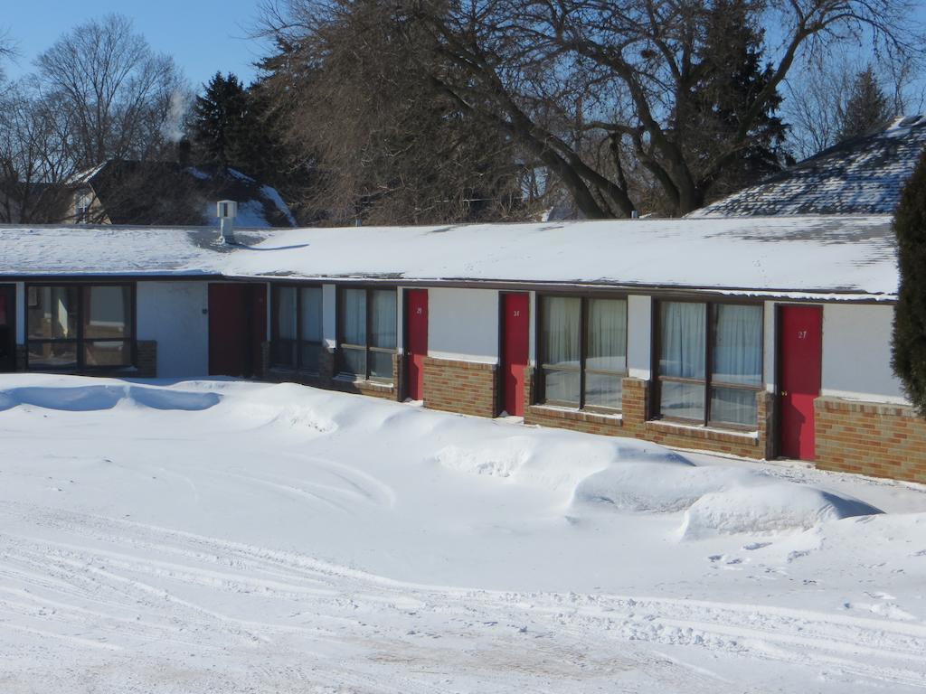 Daniels Motel La Salle Exterior photo