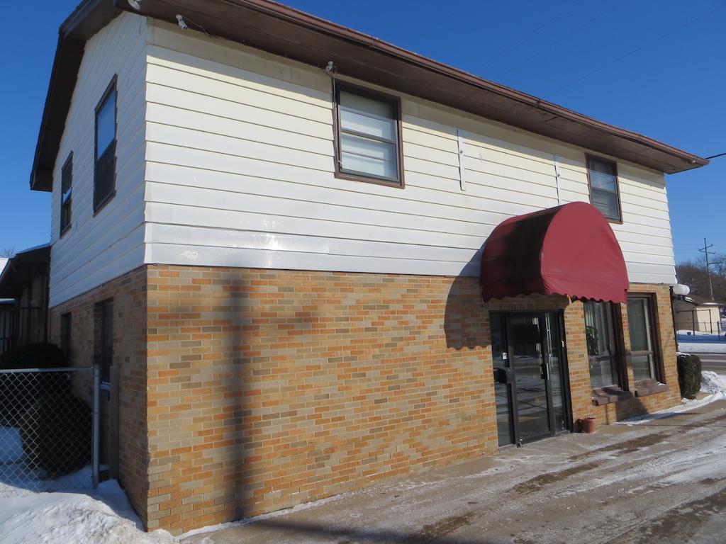 Daniels Motel La Salle Exterior photo