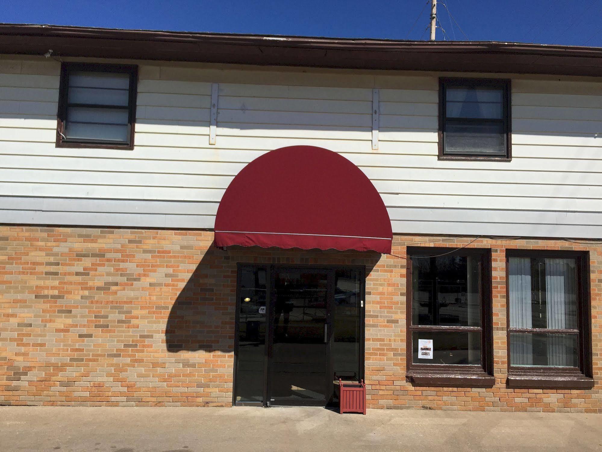 Daniels Motel La Salle Exterior photo