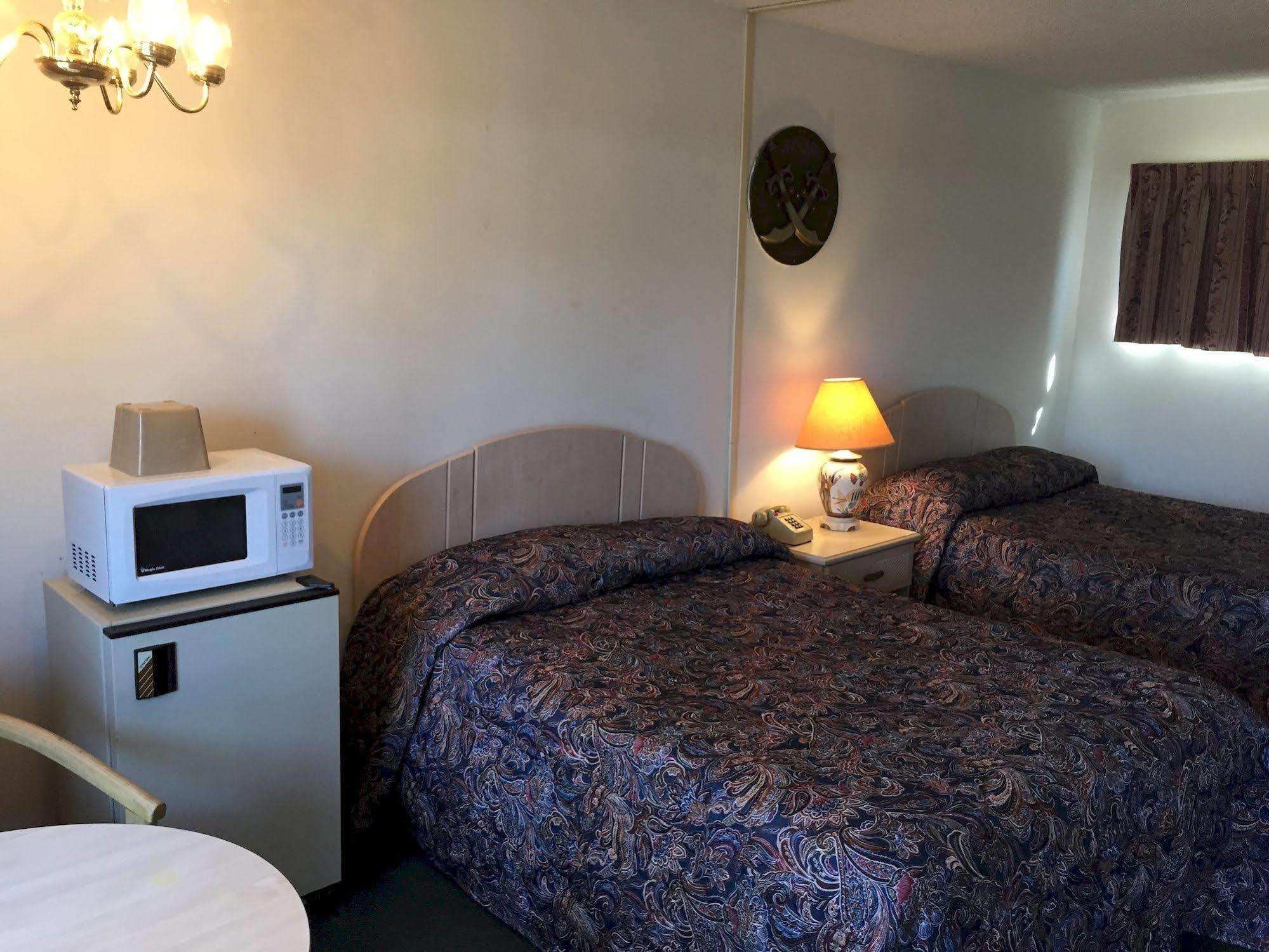 Daniels Motel La Salle Exterior photo