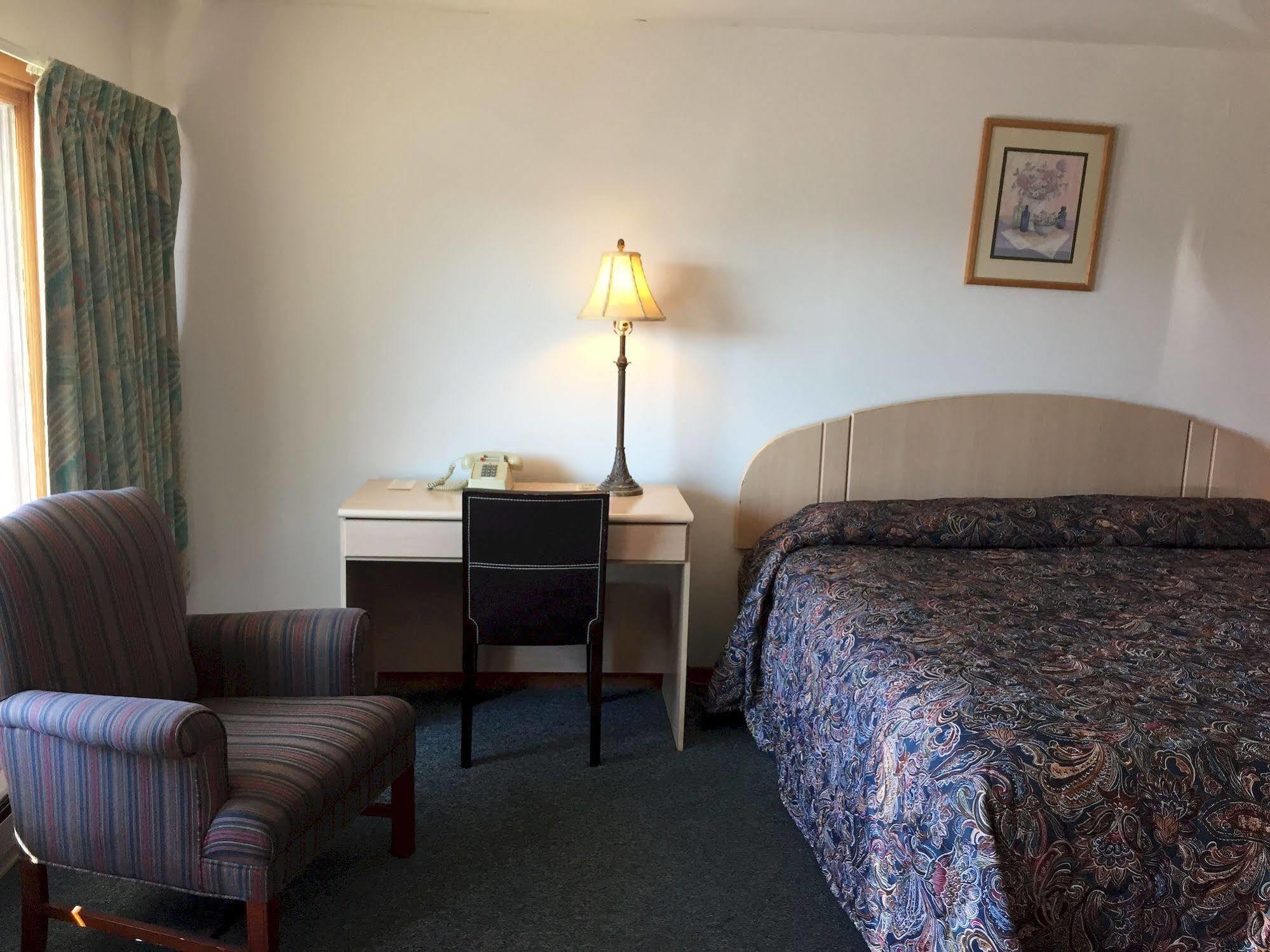 Daniels Motel La Salle Exterior photo